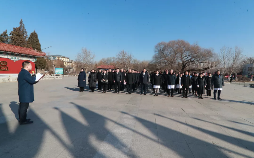 爱发体育官网党委 温泉集团党委联合举办“迁新址启征程”主题党日活动