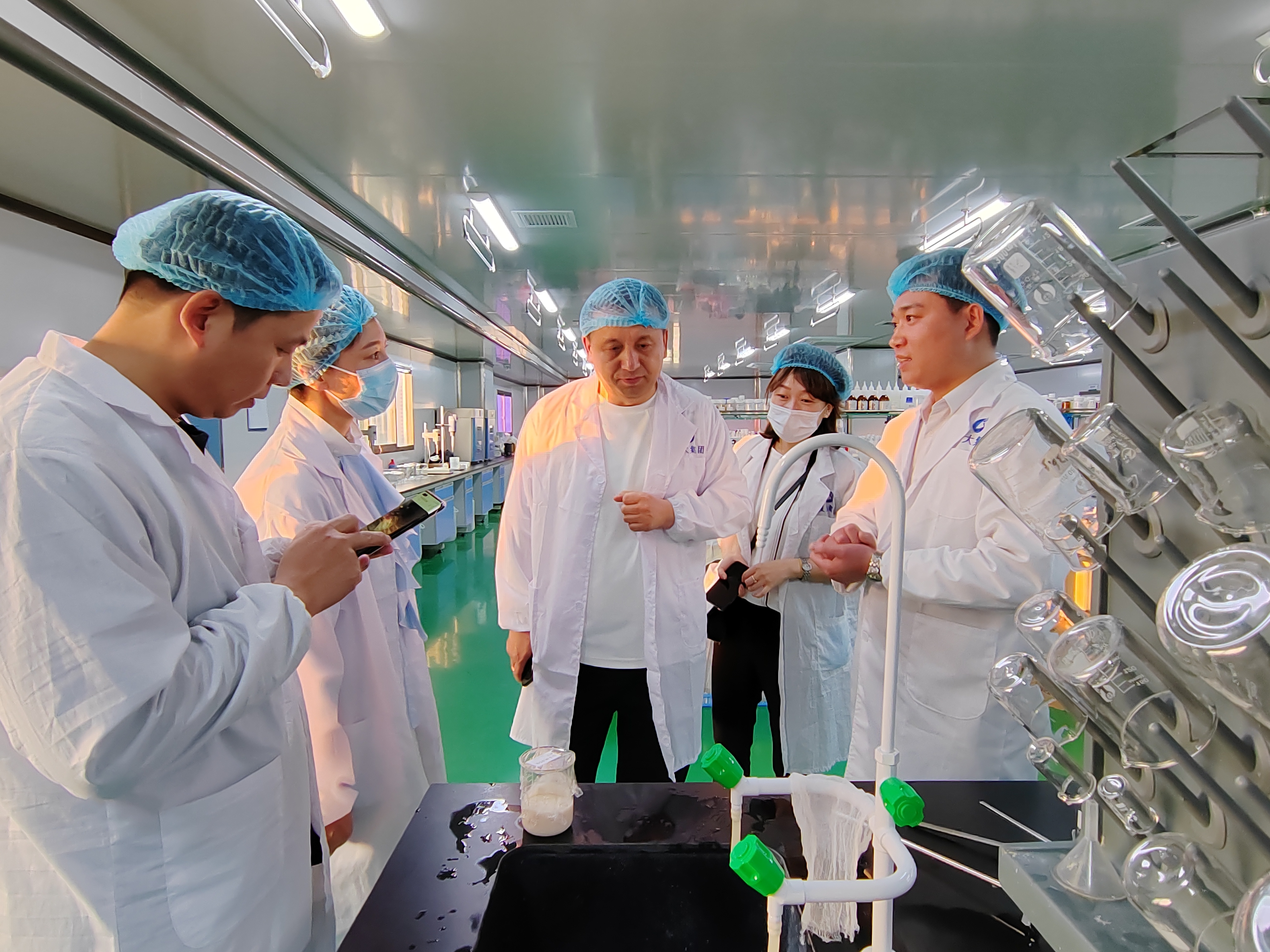 爱发体育官网、温泉集团、公服集团商务考察组赴广州调研